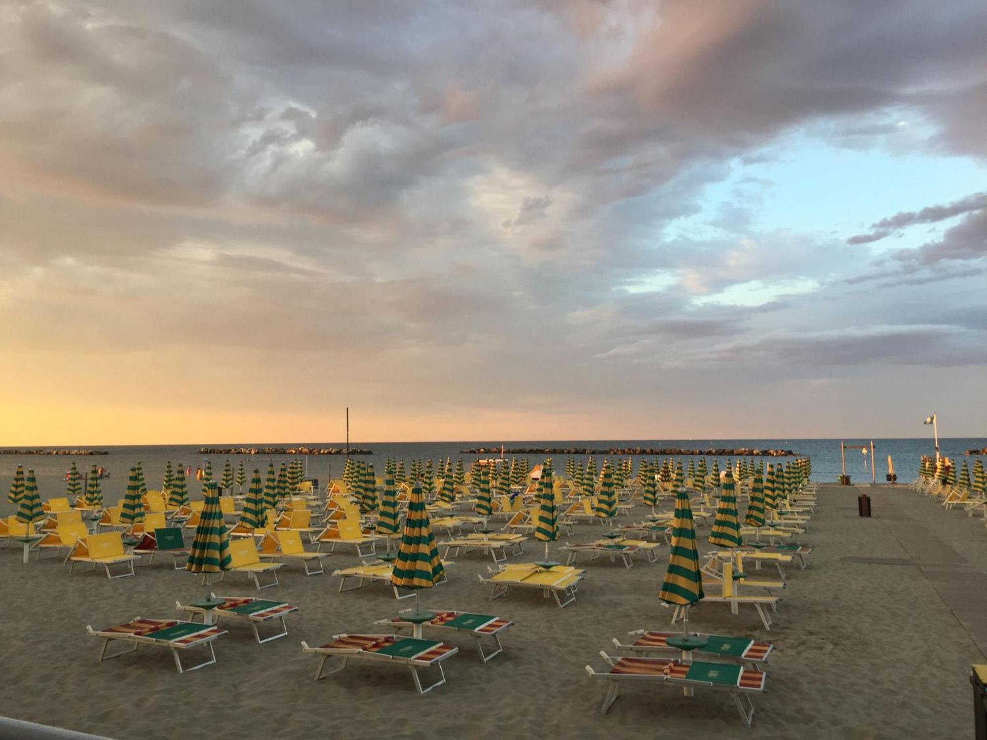 Hotel Viking Rimini Exterior photo