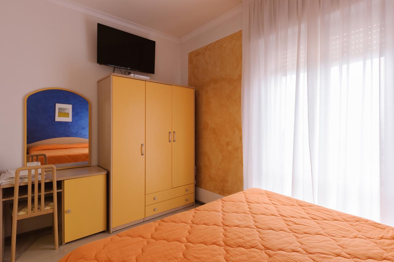 Hotel Viking Rimini Exterior photo